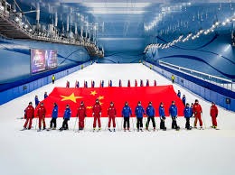 国产科幻游戏《解限机》正式公测 十年磨剑全球爆火